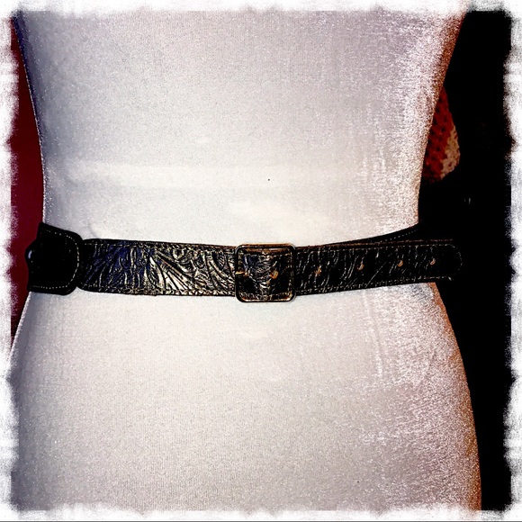 VINTAGE ~ LEATHER & BLING LOTUS DESIGN BELT!! - Picture 5 of 6
